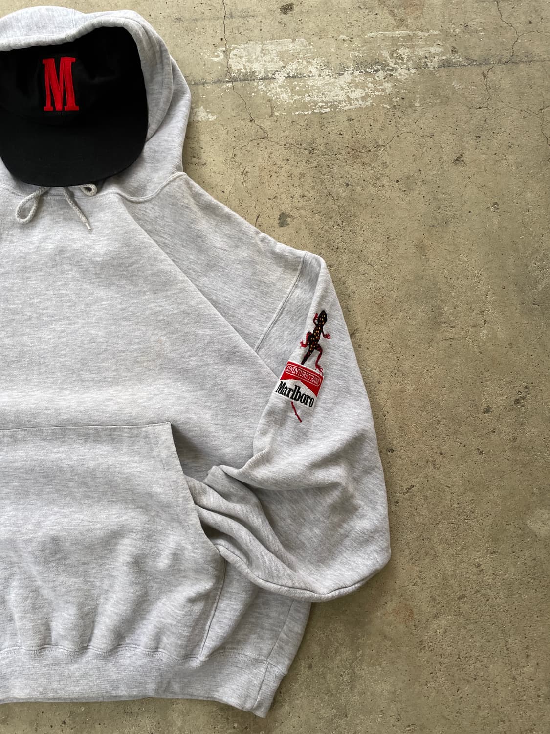 90s Marlboro Gecko Lizard Hoodie 상품이미지6