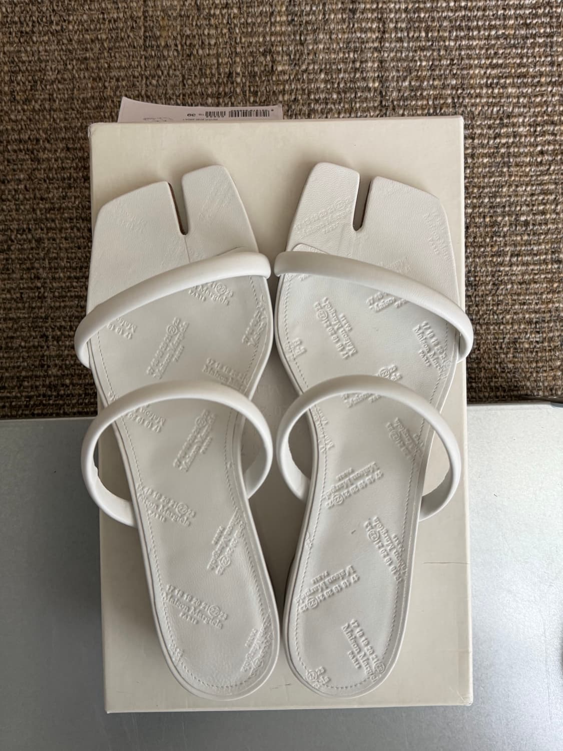 메종마르지엘라 2020 s/s 타비 화이트 샌들 상품이미지1