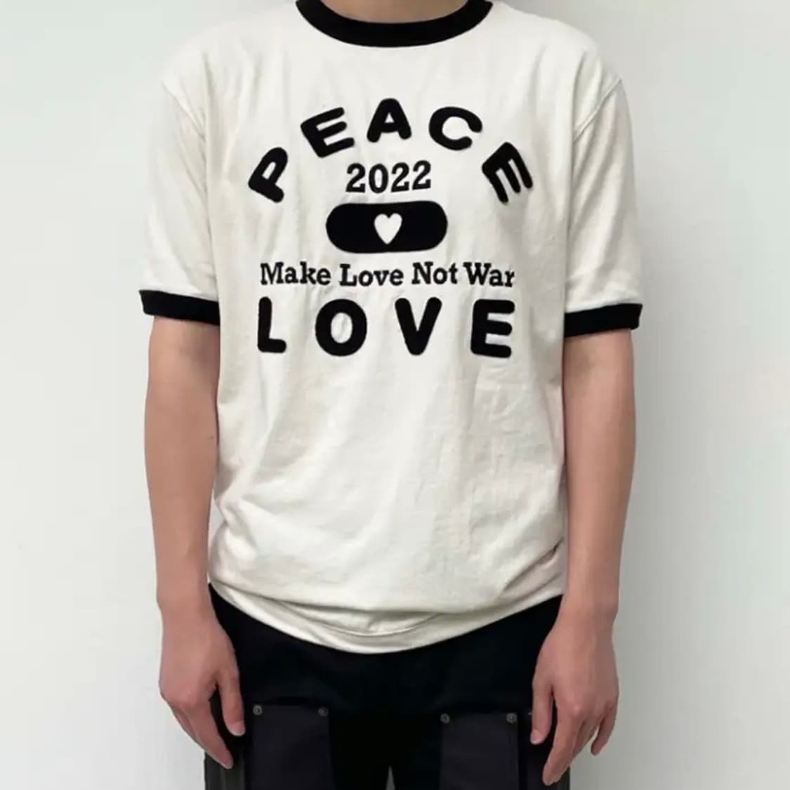 앤초비 Peace & Love T-Shirt 상품이미지1