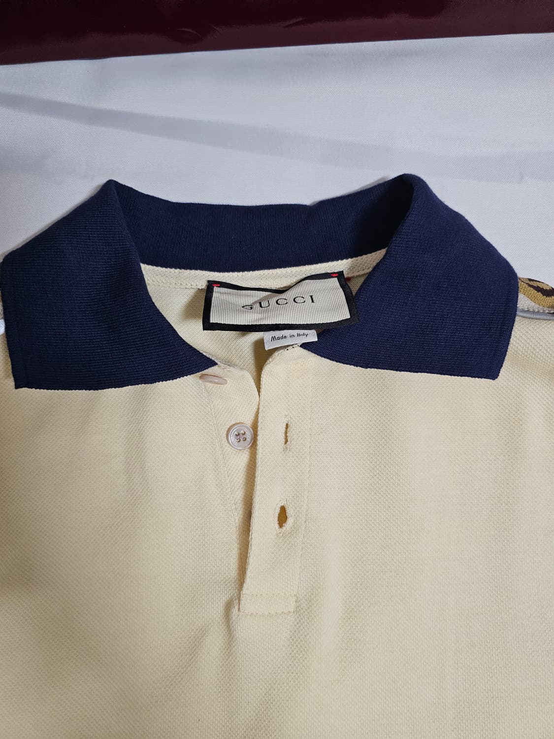 구찌 인터로킹 카라티 팝니다 상품이미지2