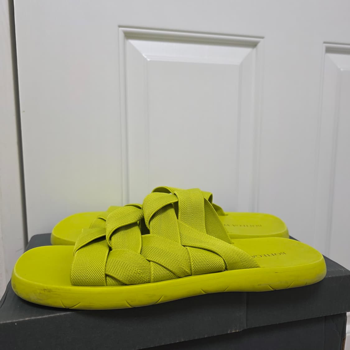 정품) 보테가베네타 플랫 뮬 키위 슬리퍼 샌들 슬라이스 43 280  상품이미지1