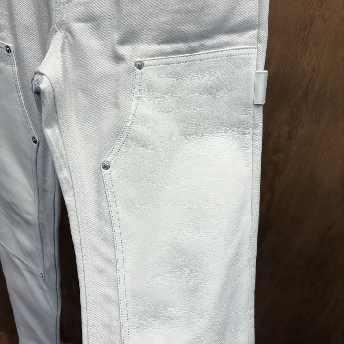 존 로렌스 설리반 스트레이트 데님 팬츠 페널 절개 스트랩 디테일 화이트 상품이미지6