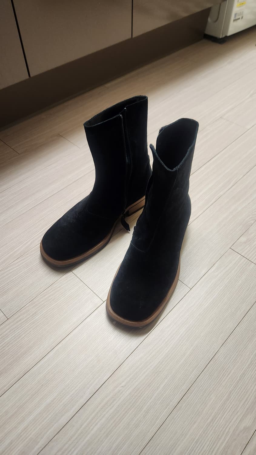 아워레가시 카미온 스웨이드 블랙 42 상품이미지1