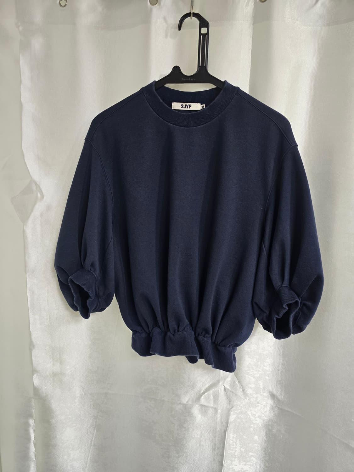 SJYP 네이비 벌룬 소매 티셔츠 (1948) 상품이미지1