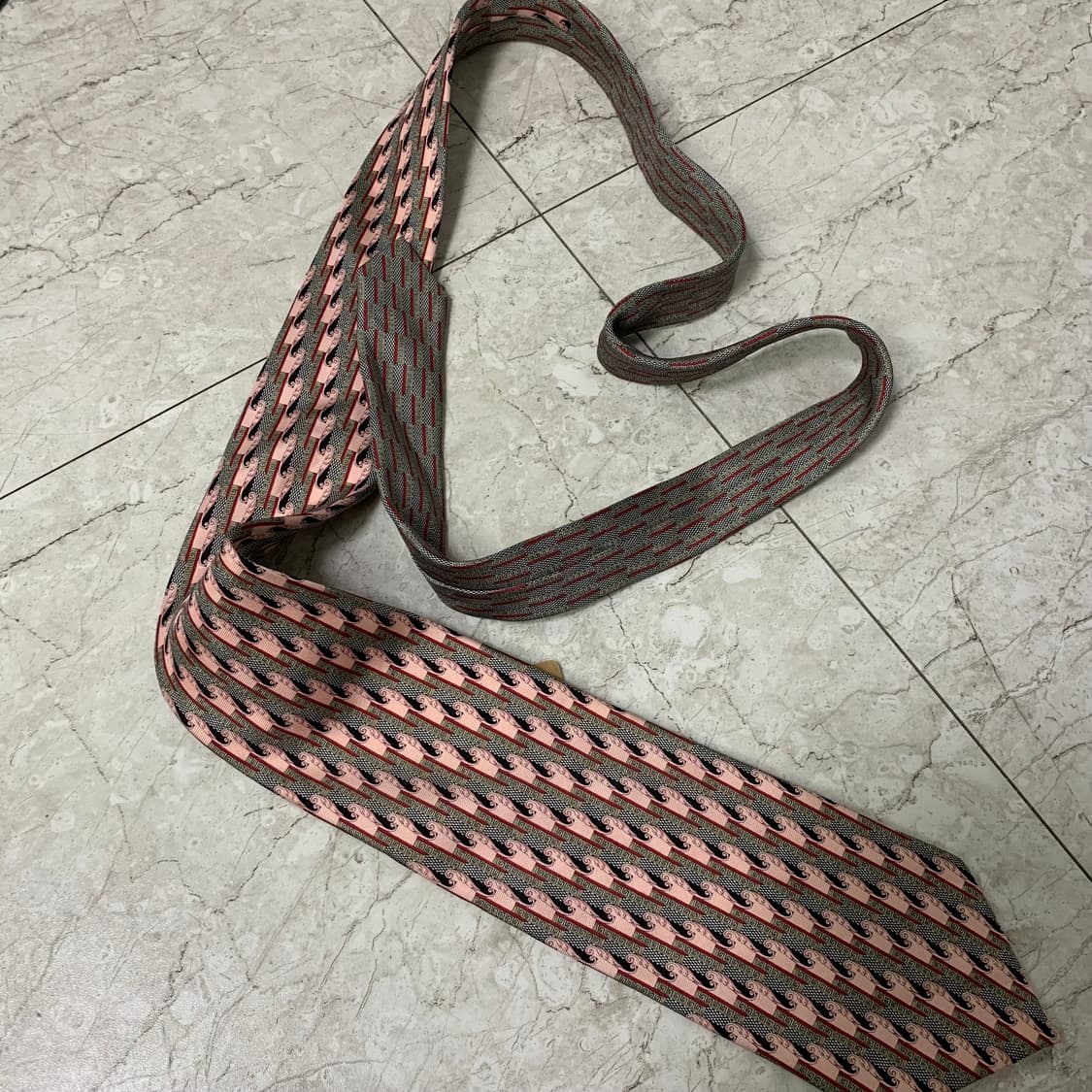 베르사체 메두사 빈티지 패턴 실크 넥타이 핑크 그레이 상품이미지4