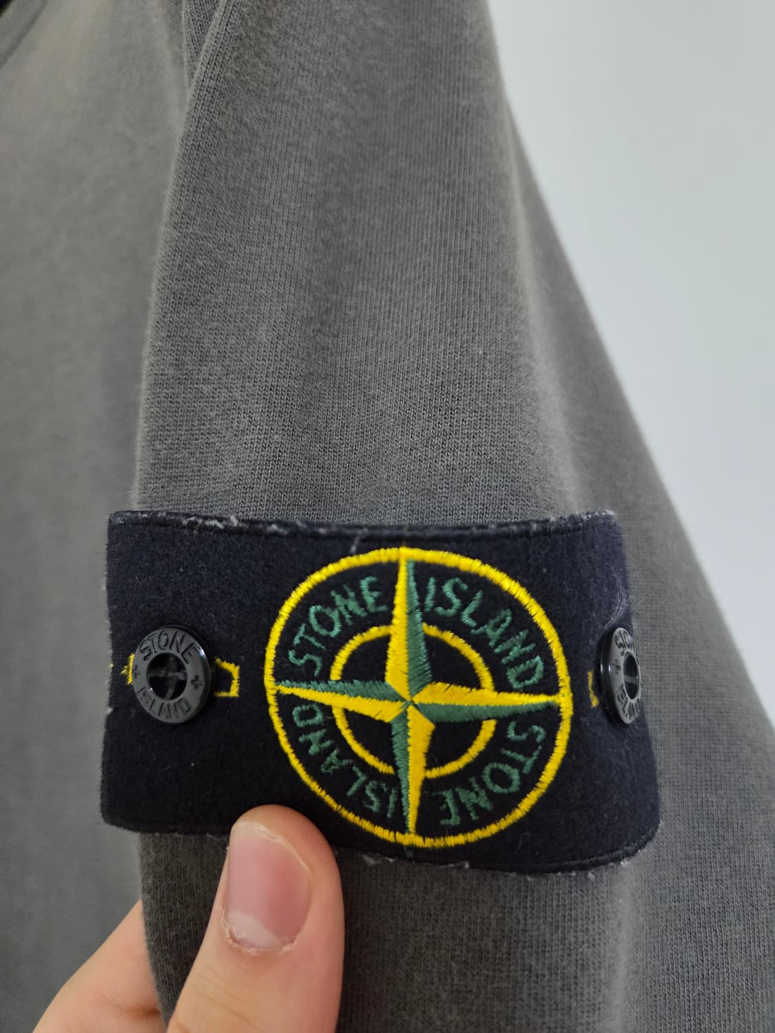 스톤아일랜드 그레이 맨투맨 상품이미지2