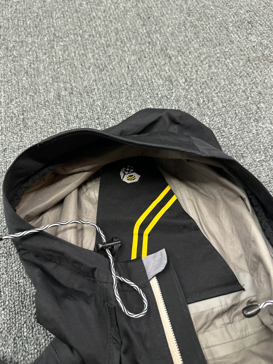 S) 마운틴 하드웨어 소프트 쉘 블랙 바람막이 상품이미지6