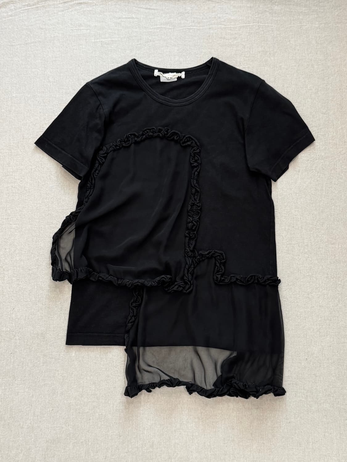 꼼데가르송 13ss 비대칭 프릴 어태치드 티셔츠 상품이미지1