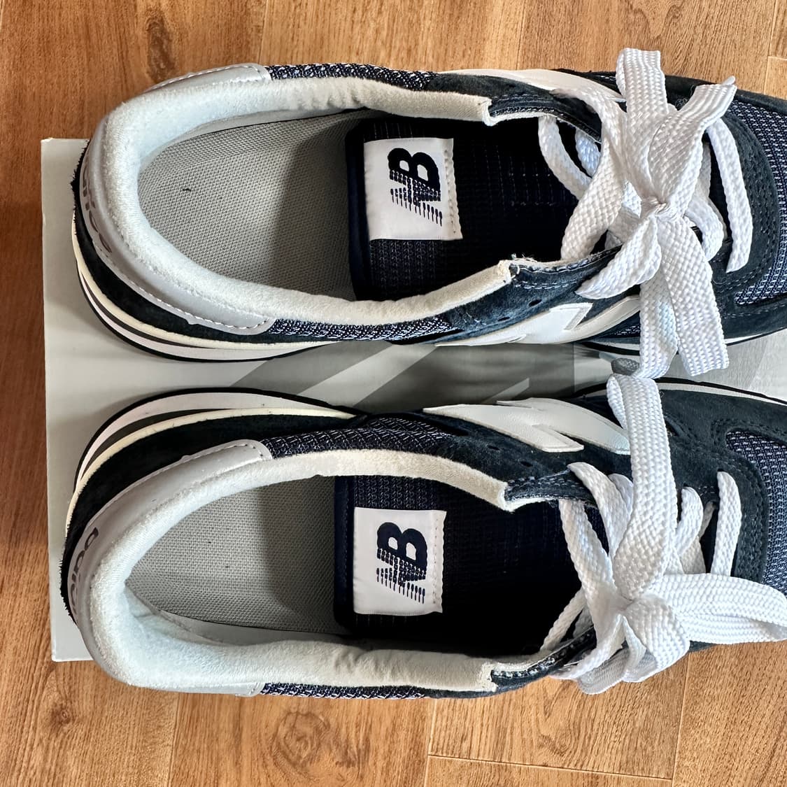 뉴발란스 990V1 네이비 상품이미지5