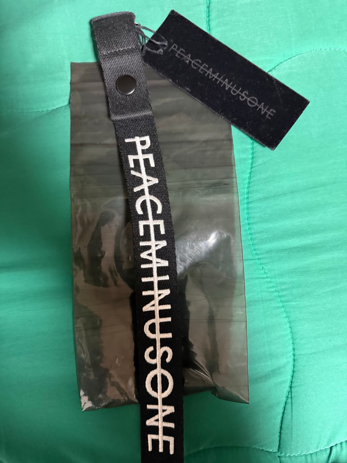 피스마이너스원 캐리어 스트랩 상품이미지2