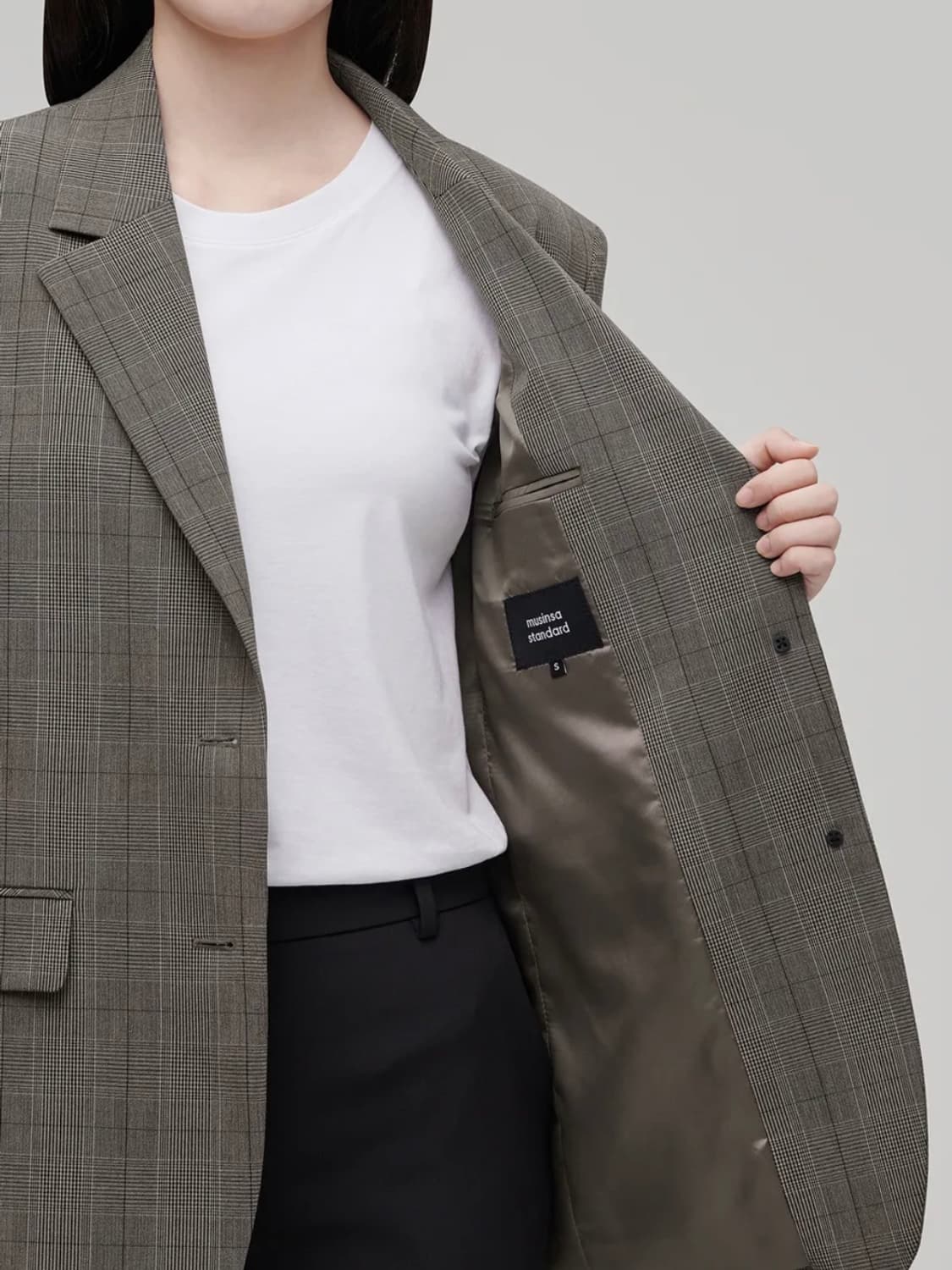무신사 스탠다드 | 우먼즈 글렌 체크 오버사이즈 블레이저 다크 베이지 S 상품이미지3