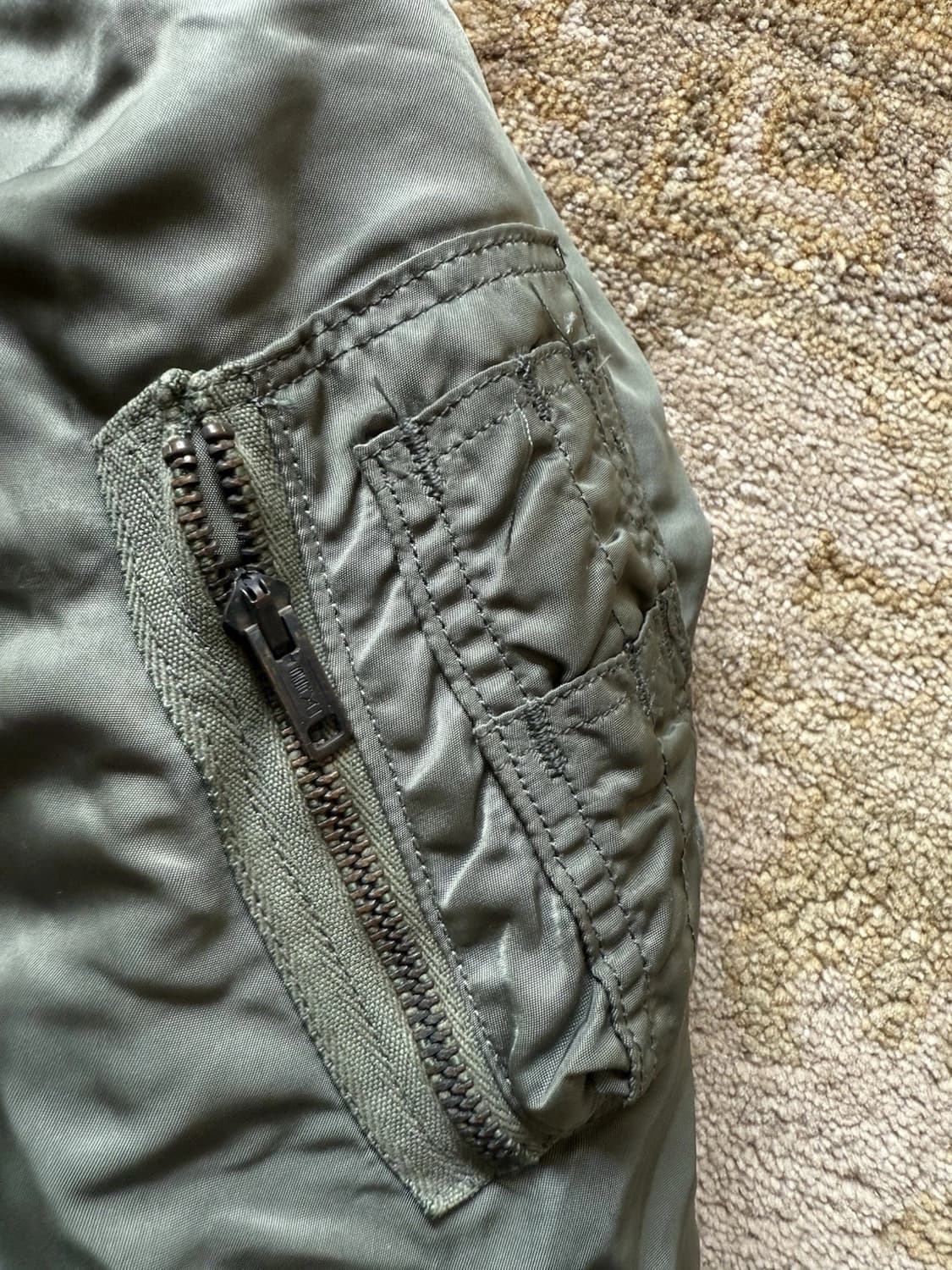 1976s 알파 인더스트리 MA-1 플라이트 붐버 자켓 상품이미지3