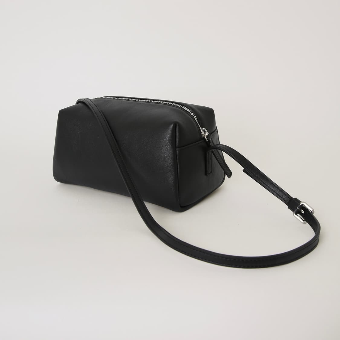 르바) Classic Box Shoulder Bag - Leather  상품이미지4