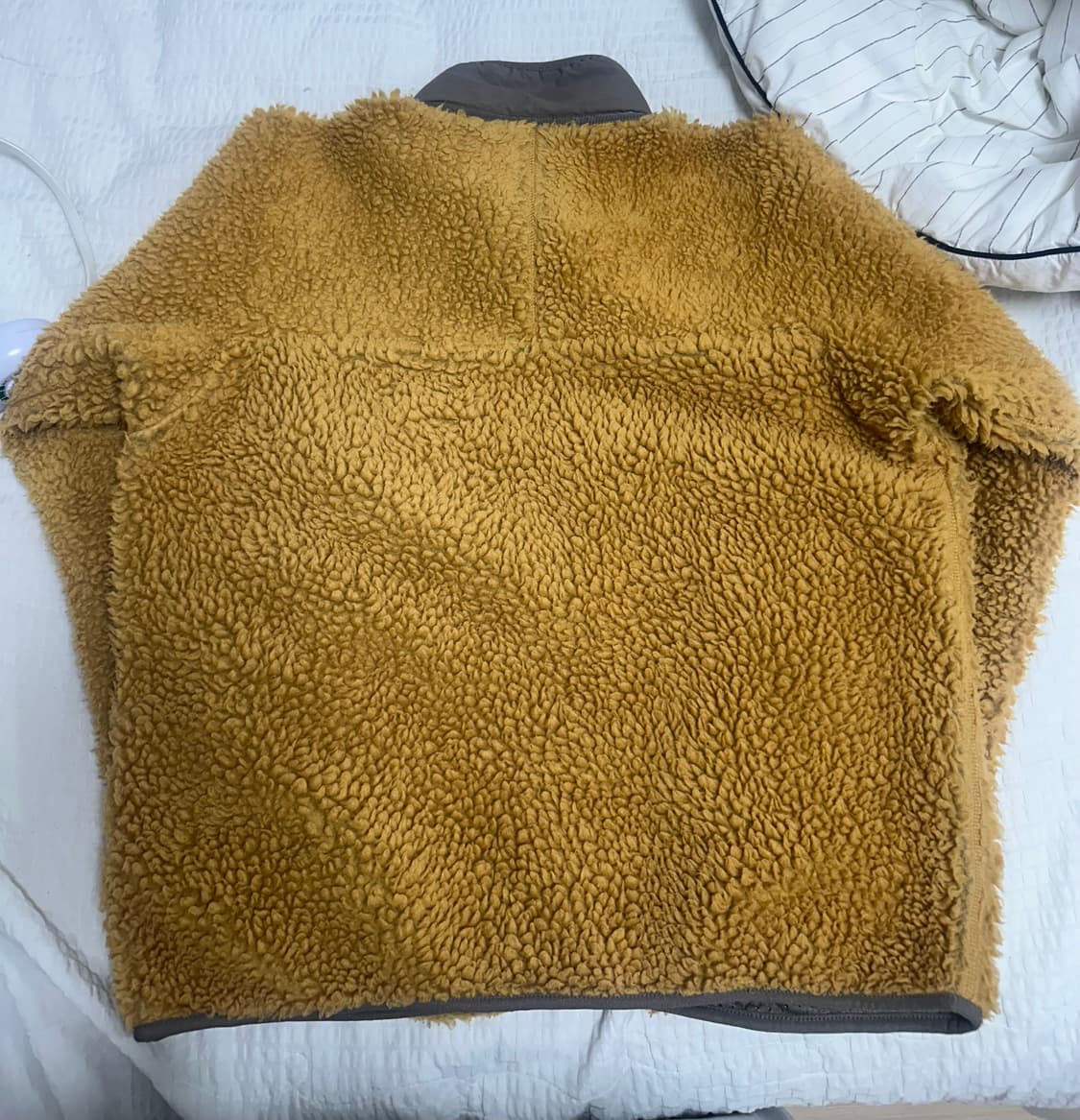 파타고니아 딥파일 골드 s 상품이미지3