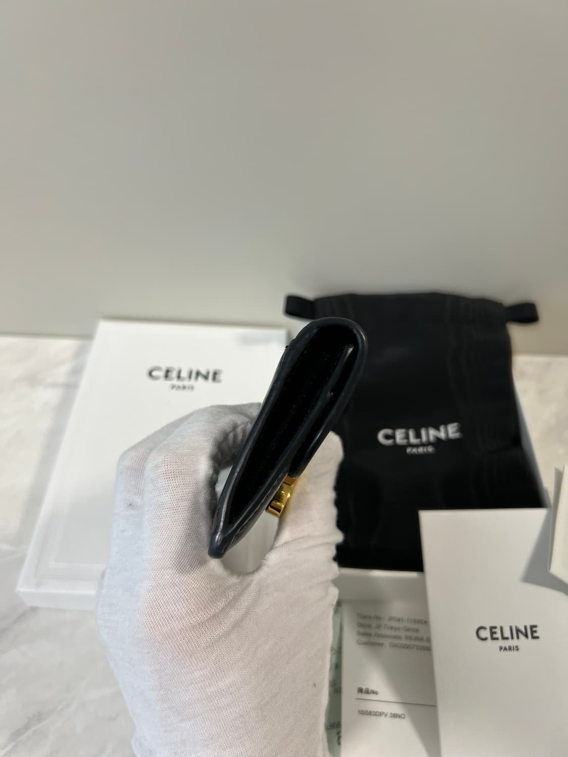 셀린느 샤이니 카프스킨 플랩 카드지갑 상품이미지5