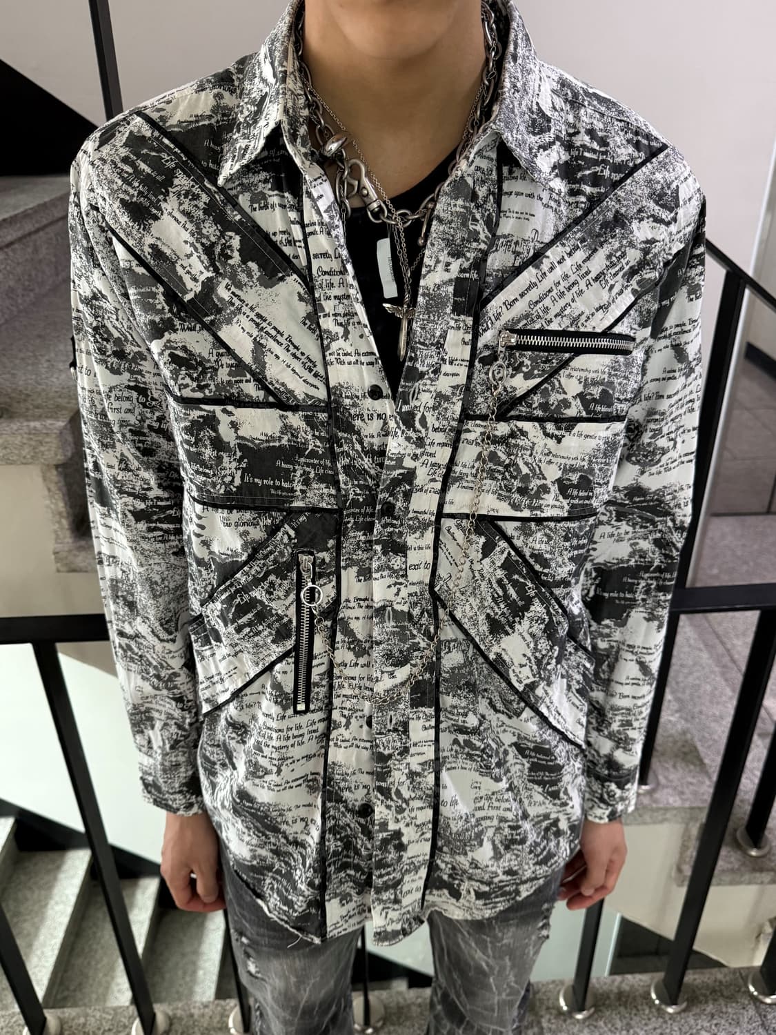 lettering chain shirt 상품이미지1