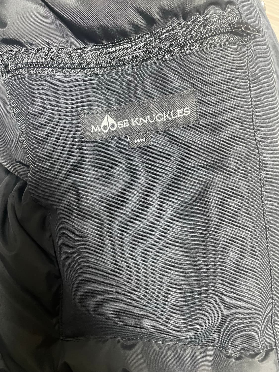 정품 무스너클 스틸링 화이트퍼 남성 패딩 블랙 M/M 상품이미지9