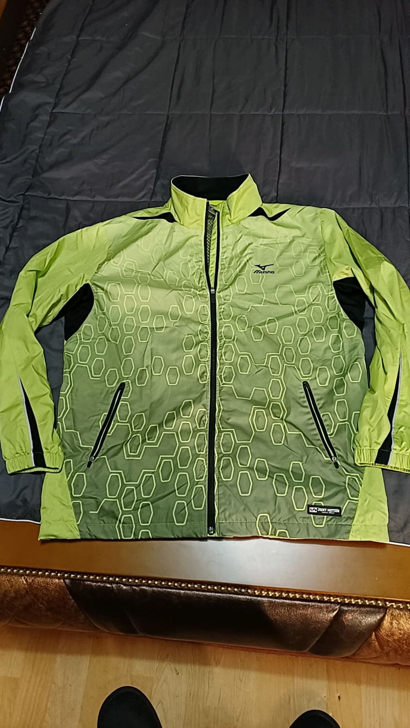 미즈노 얇은바람막이 110 가슴63 기장75 상품이미지1