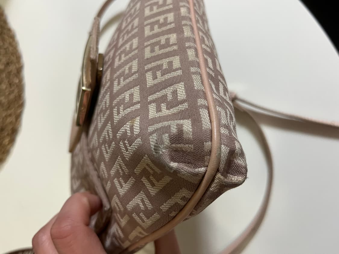 펜디 주카 미니 크로스백 상품이미지9