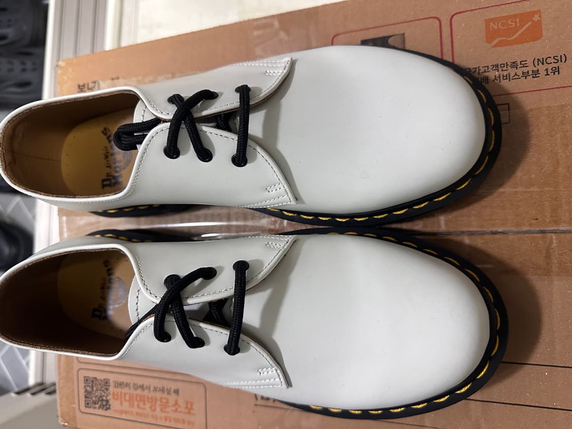 닥터마틴 1461 스무스 화이트 uk7 (260-265) 상품이미지3