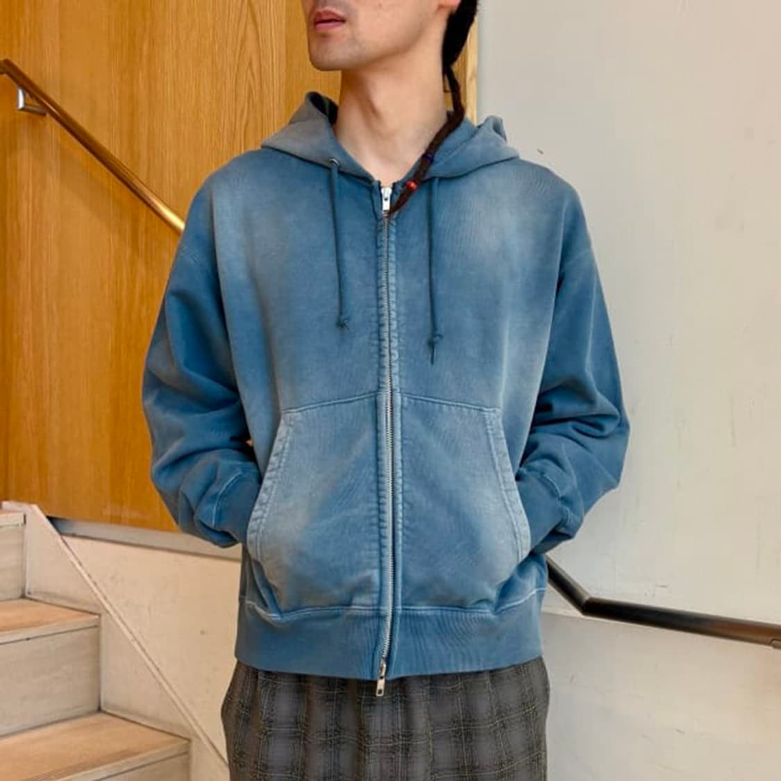 빔즈 BEAMS Wide Short Fit Faded hoodie 상품이미지5