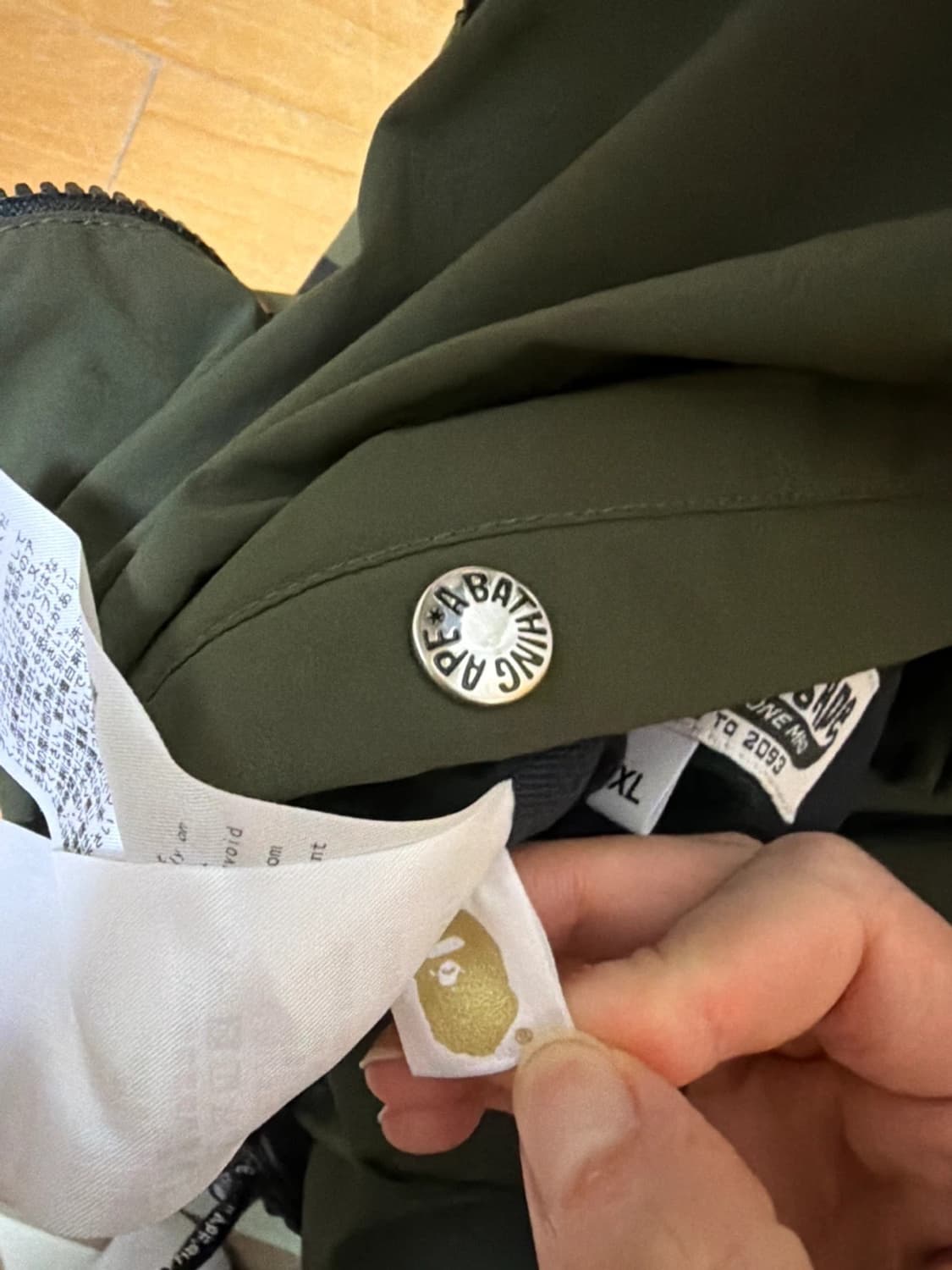 정품)베이프 1st camo 리버시블 패딩 XL 카키 상품이미지7