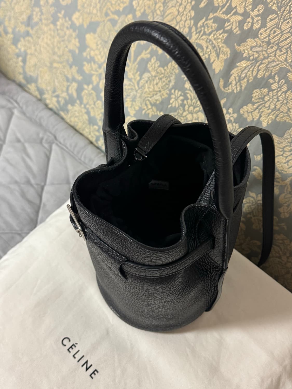 셀린느 나노 빅 버킷백 블랙 상품이미지5