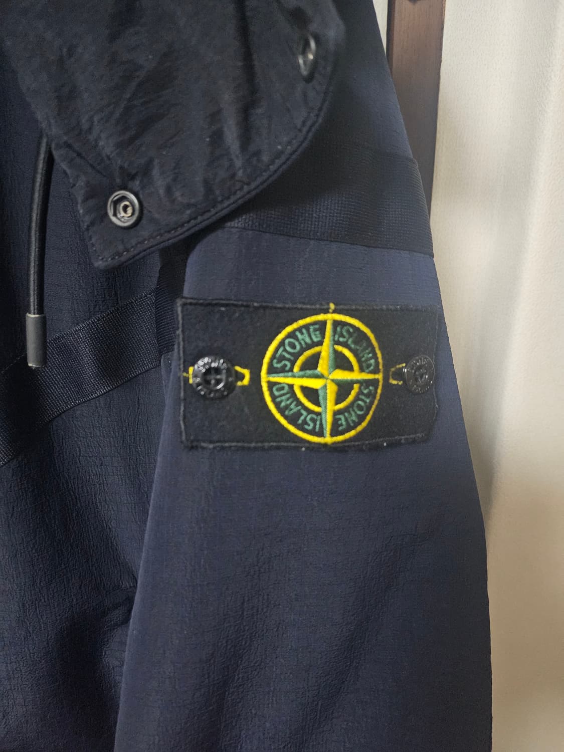 스톤아일랜드X나이키 랩 M 무스탕 코트 (105) 상품이미지3