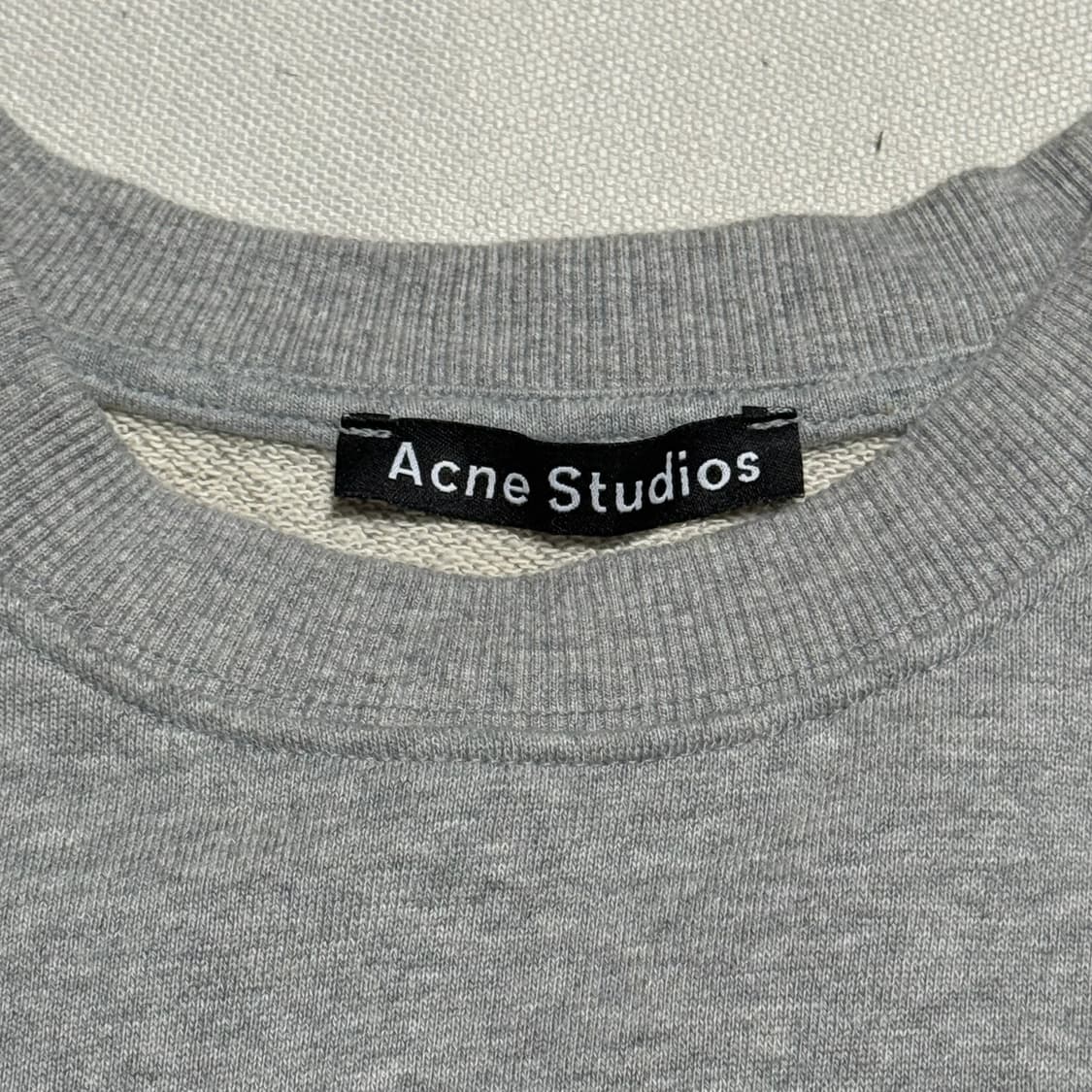 M 아크네스튜디오 페이스 로고 그레이 맨투맨 상품이미지4