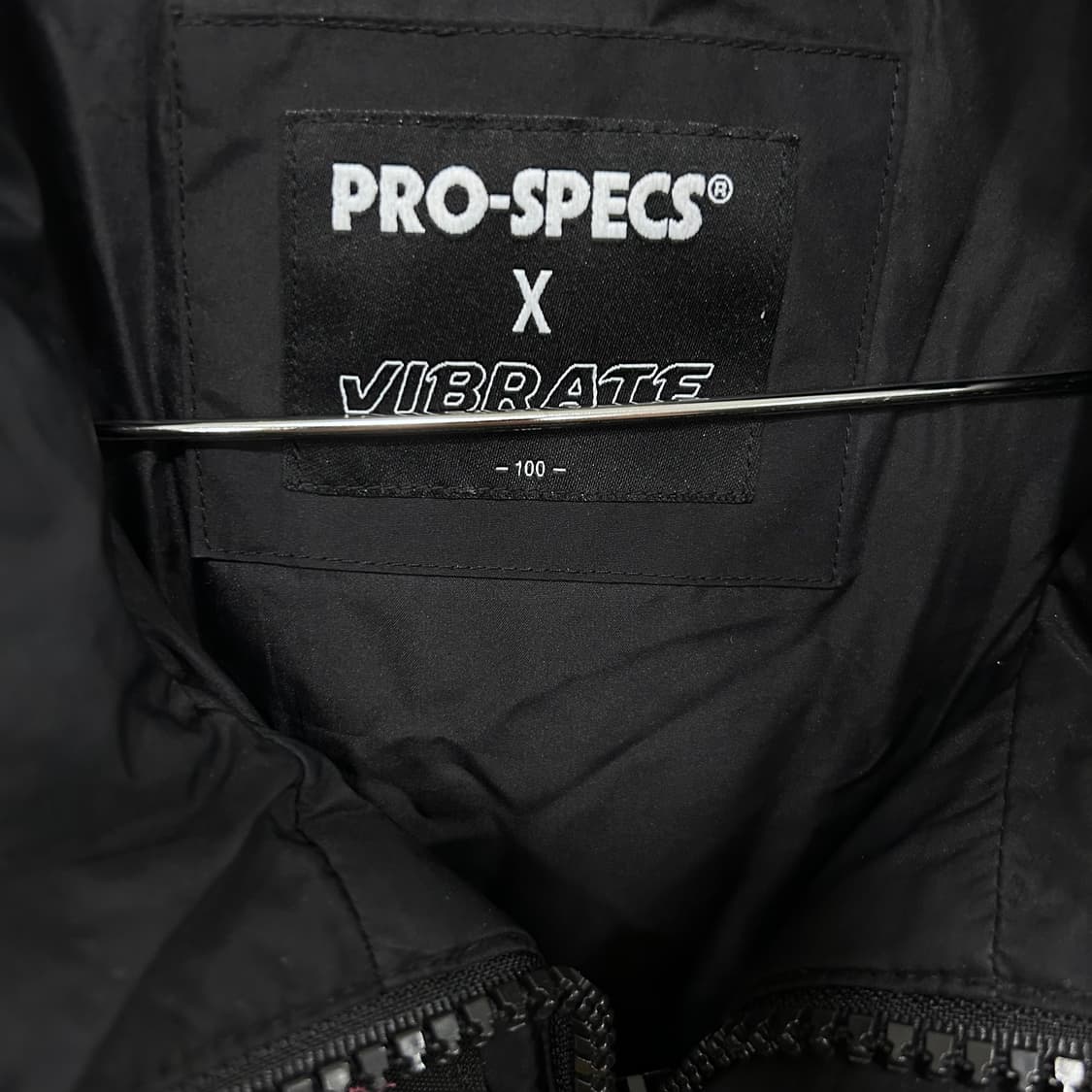 프로스펙스 X 바이브레이트 구스다운 다운파이핑 푸퍼 자켓 상품이미지3