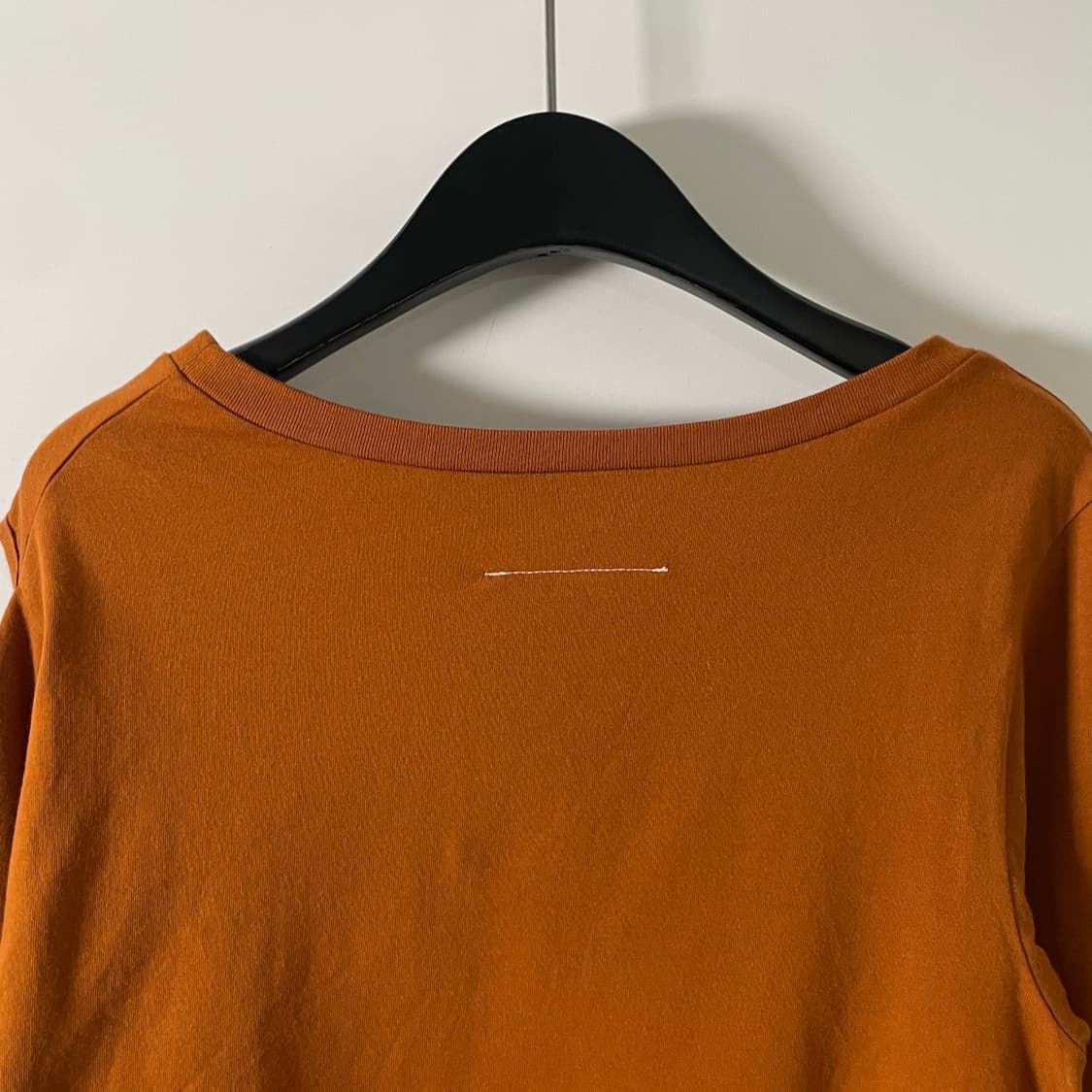 마르지엘라 MM6 비대칭 트임 롱슬리브 긴팔티 (on.734)   상품이미지5