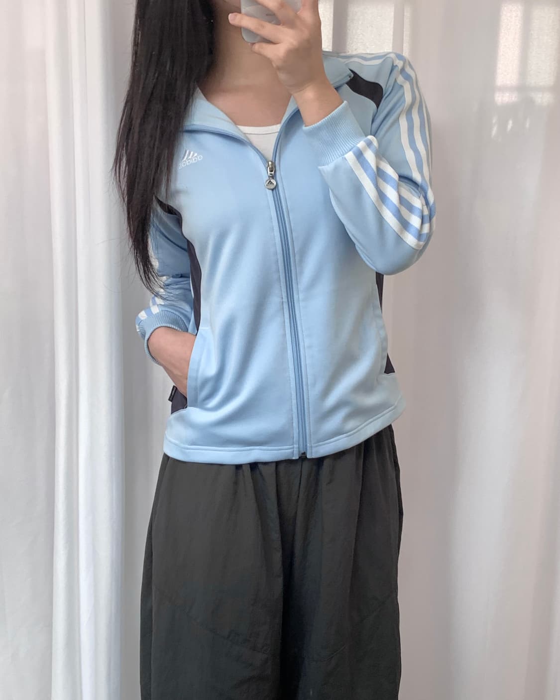 Adidas 아디다스 오리지널로고 베이비블루 우먼 세미크롭 트랙탑  상품이미지8