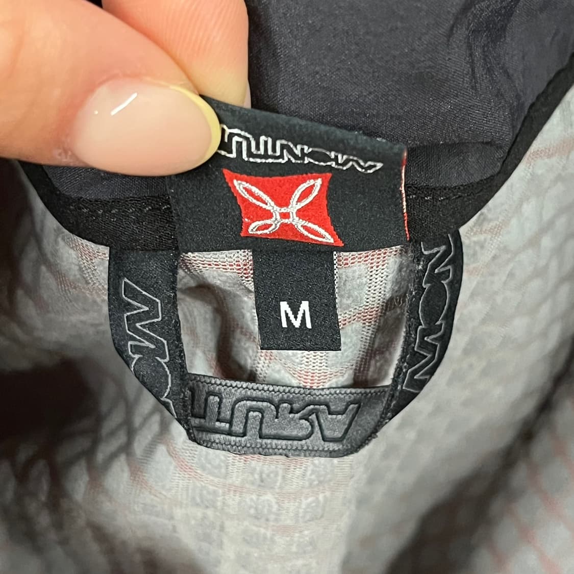 [정품/M] 몬츄라 레드 스포츠 조끼 b18 상품이미지4