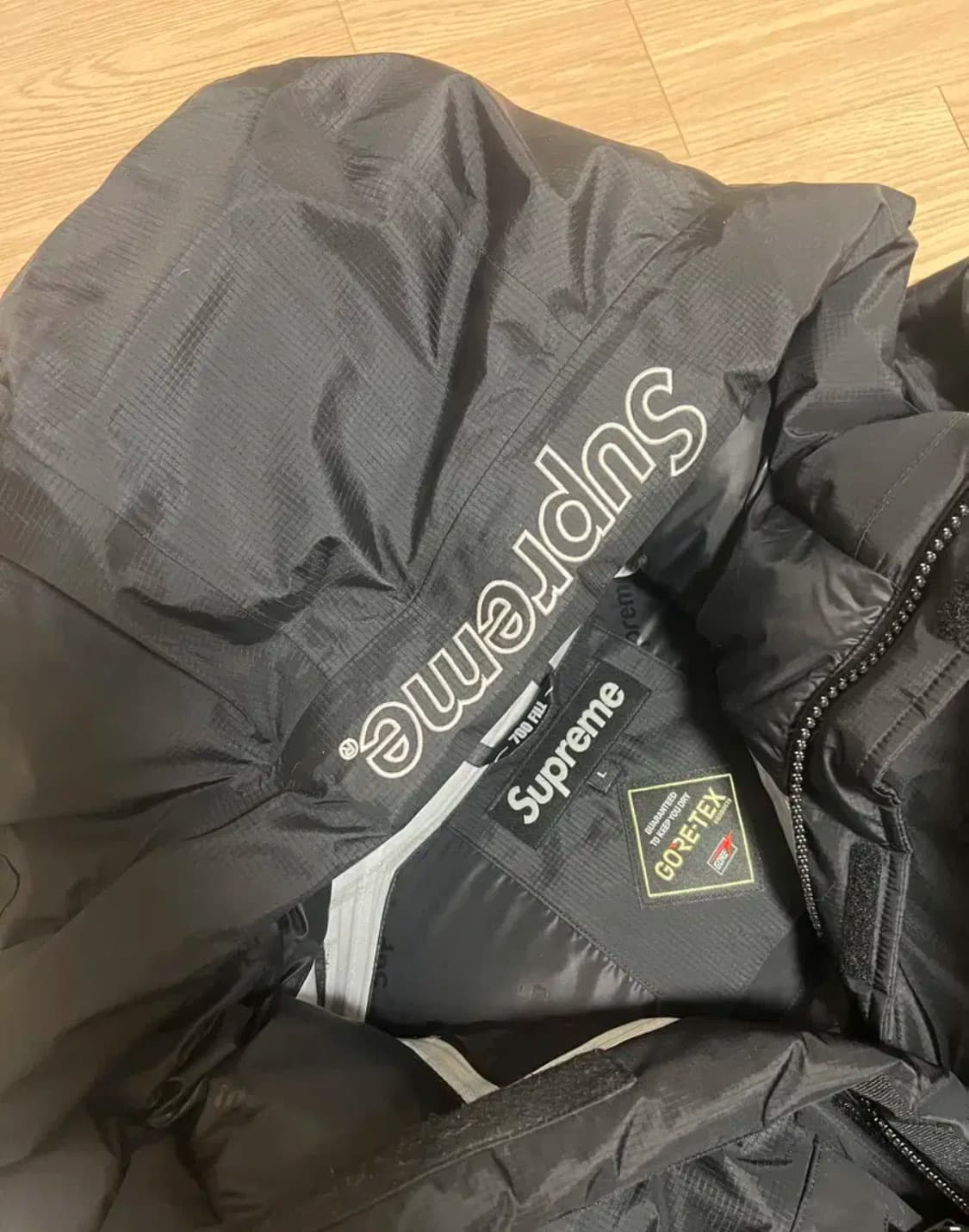 슈프림 고어텍스 패딩 19fw 새상품급 상품이미지4