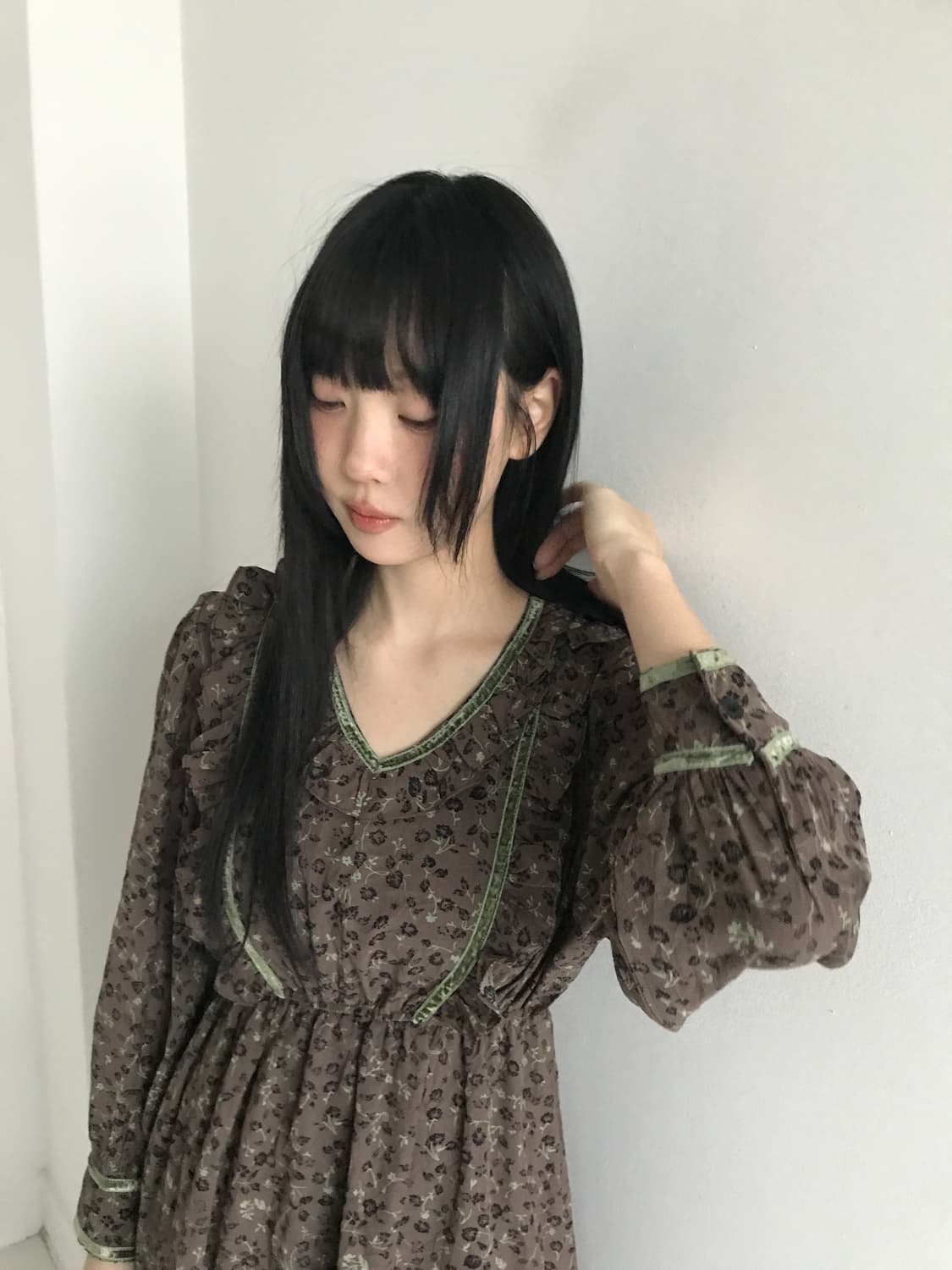 Baroque Ruffle V Neck Dress 상품이미지5