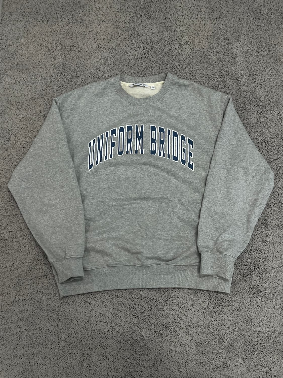 (XL) 유니폼브릿지 스펠아웃 맨투맨 그레이 상품이미지1