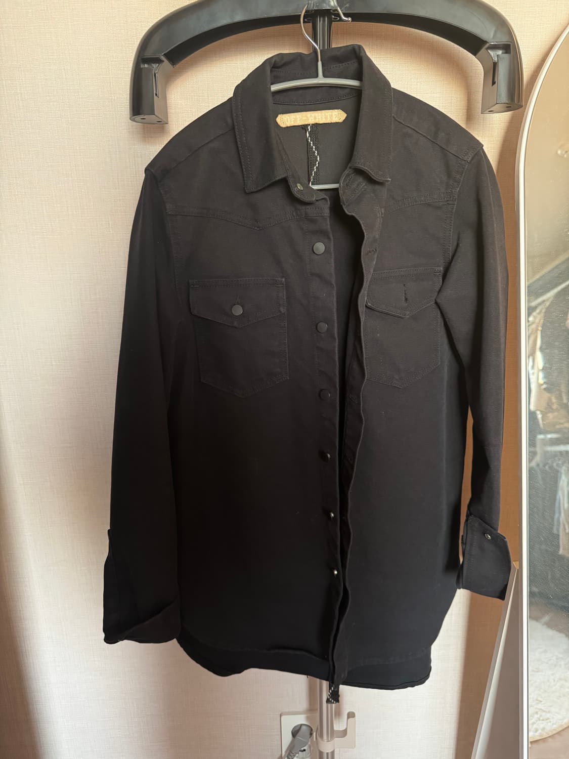 오프화이트 셔츠 판매합니다. 상품이미지2