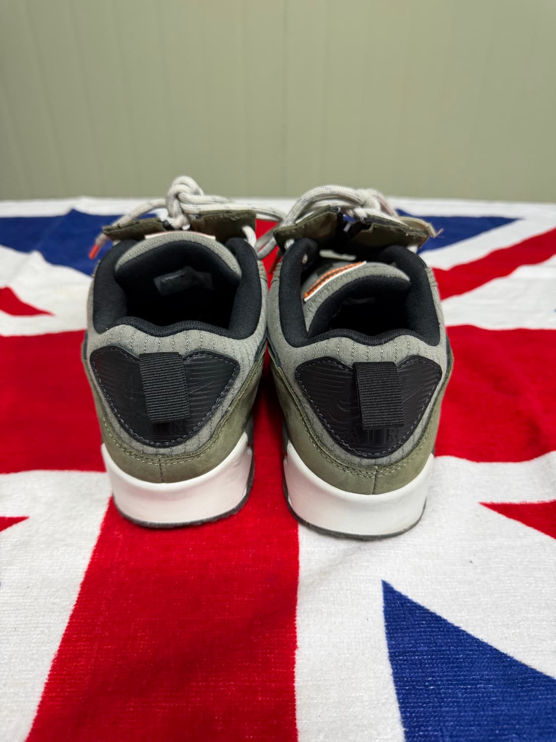 [255]나이키 에어맥스 90 SE 서플러스 상품이미지3