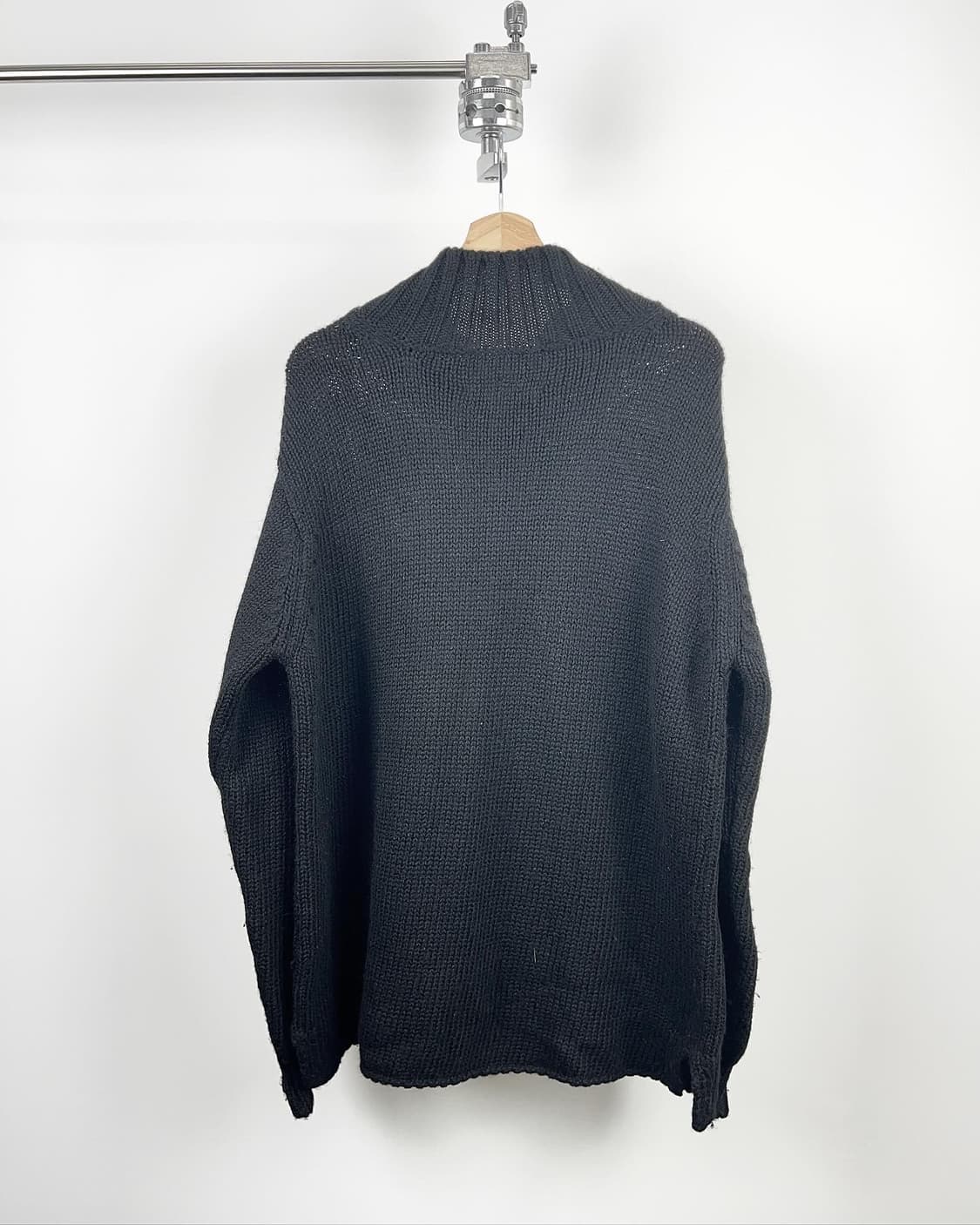 마가렛호웰 블랙 터틀넥 니트 스웨터 상품이미지5