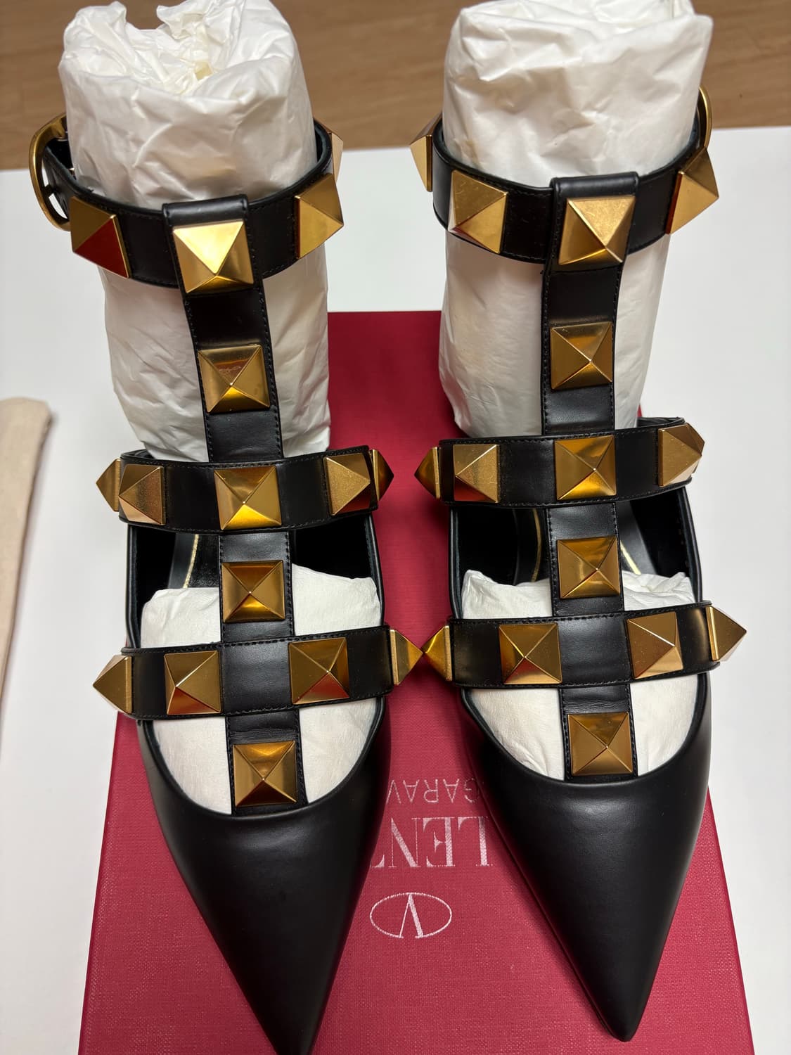 발렌티노 락스터드 샌들 38 1/2 상품이미지1