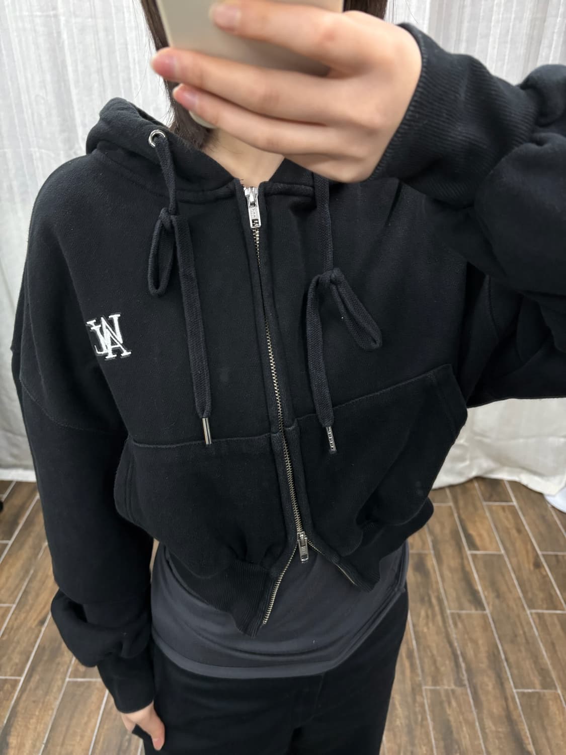 우알롱 시그니처 크롭 투웨이 후드 집업 블랙 상품이미지1