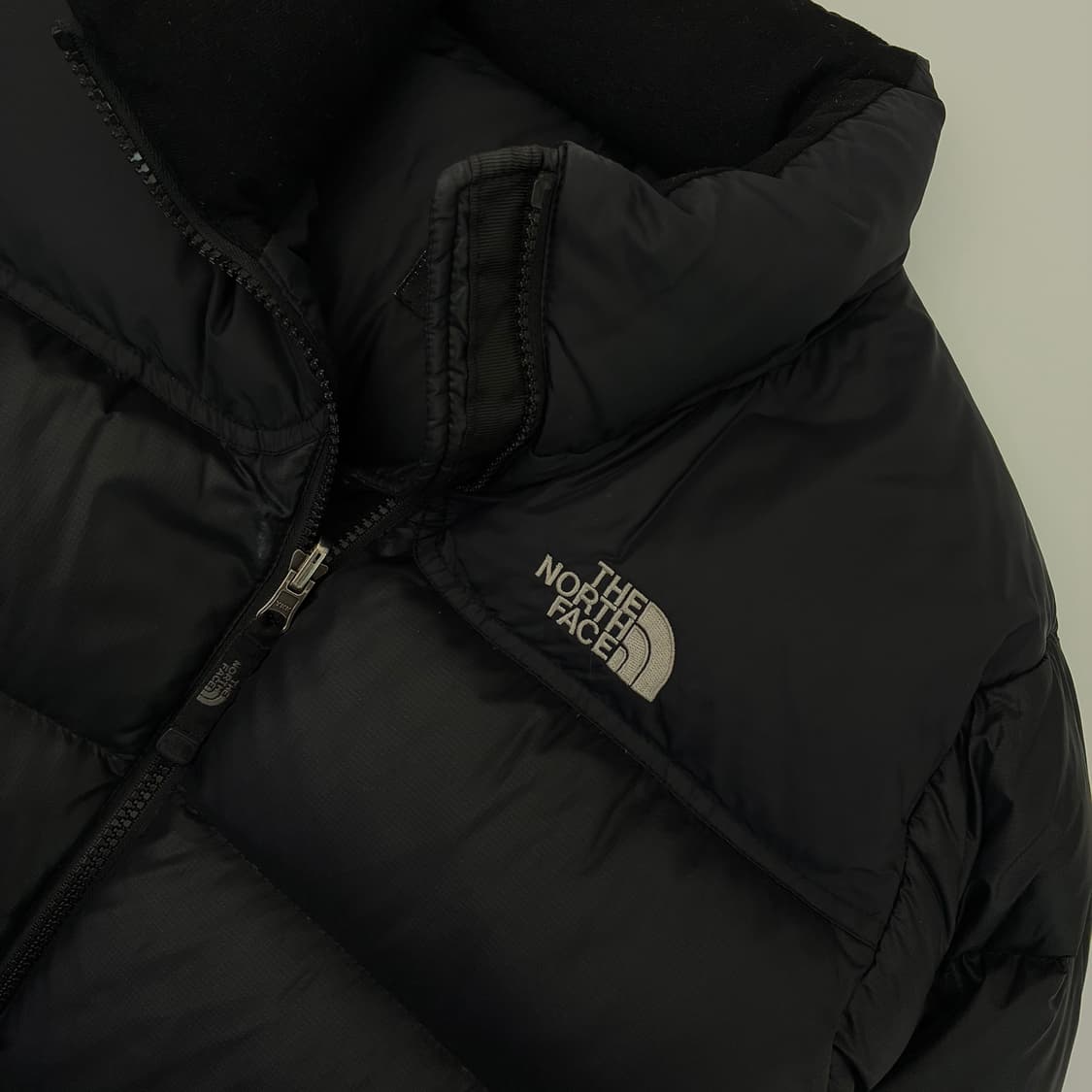 Thenorthface  노스페이스 블랙 눕시 700 다운패딩 상품이미지4