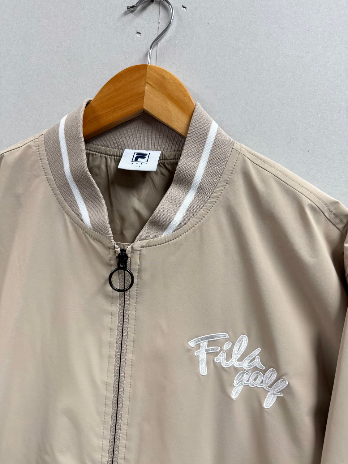 남성 105 / 휠라 골프 블루종 점퍼 베이지 상품이미지3