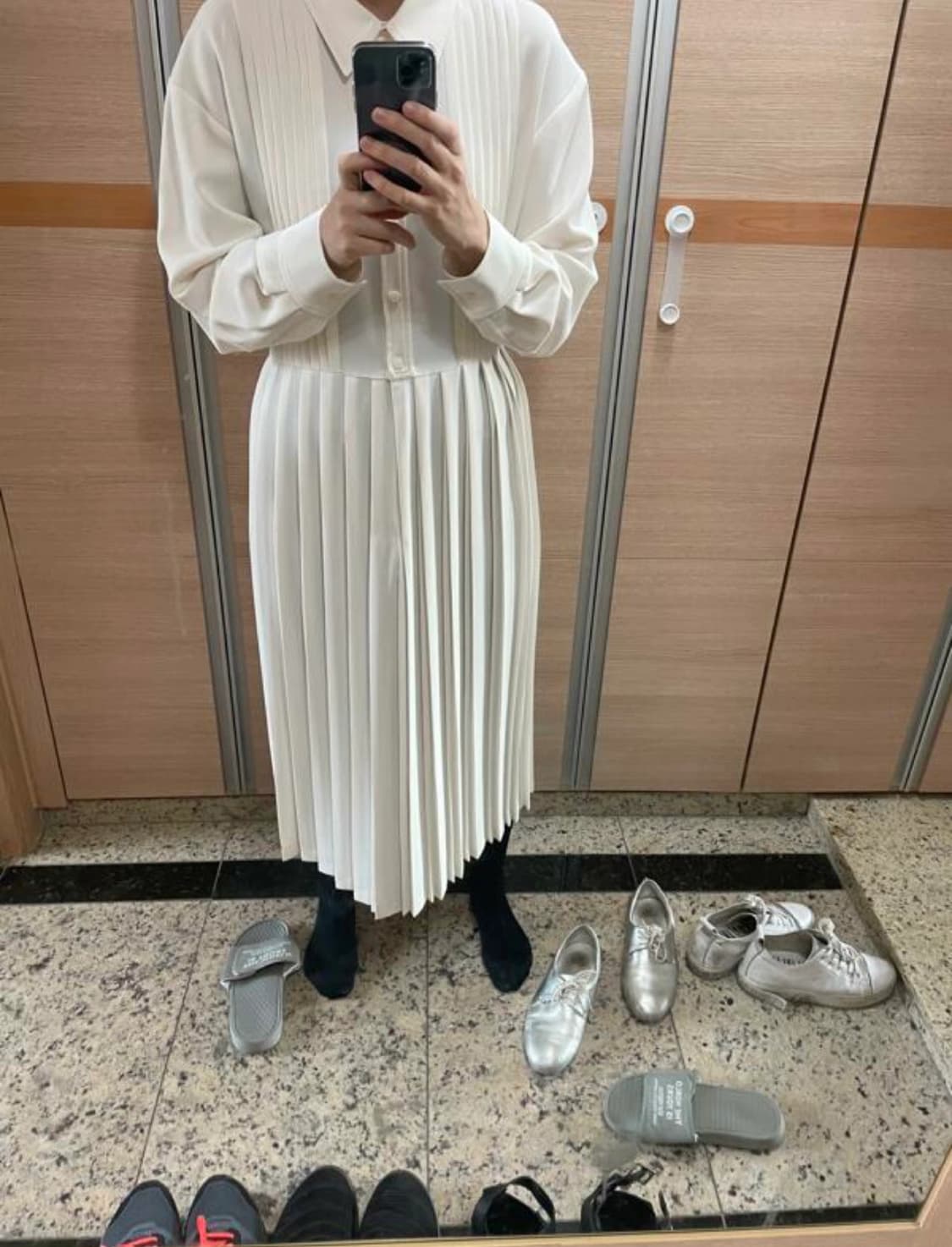 Low classic pleated dress - ivory 상품이미지3