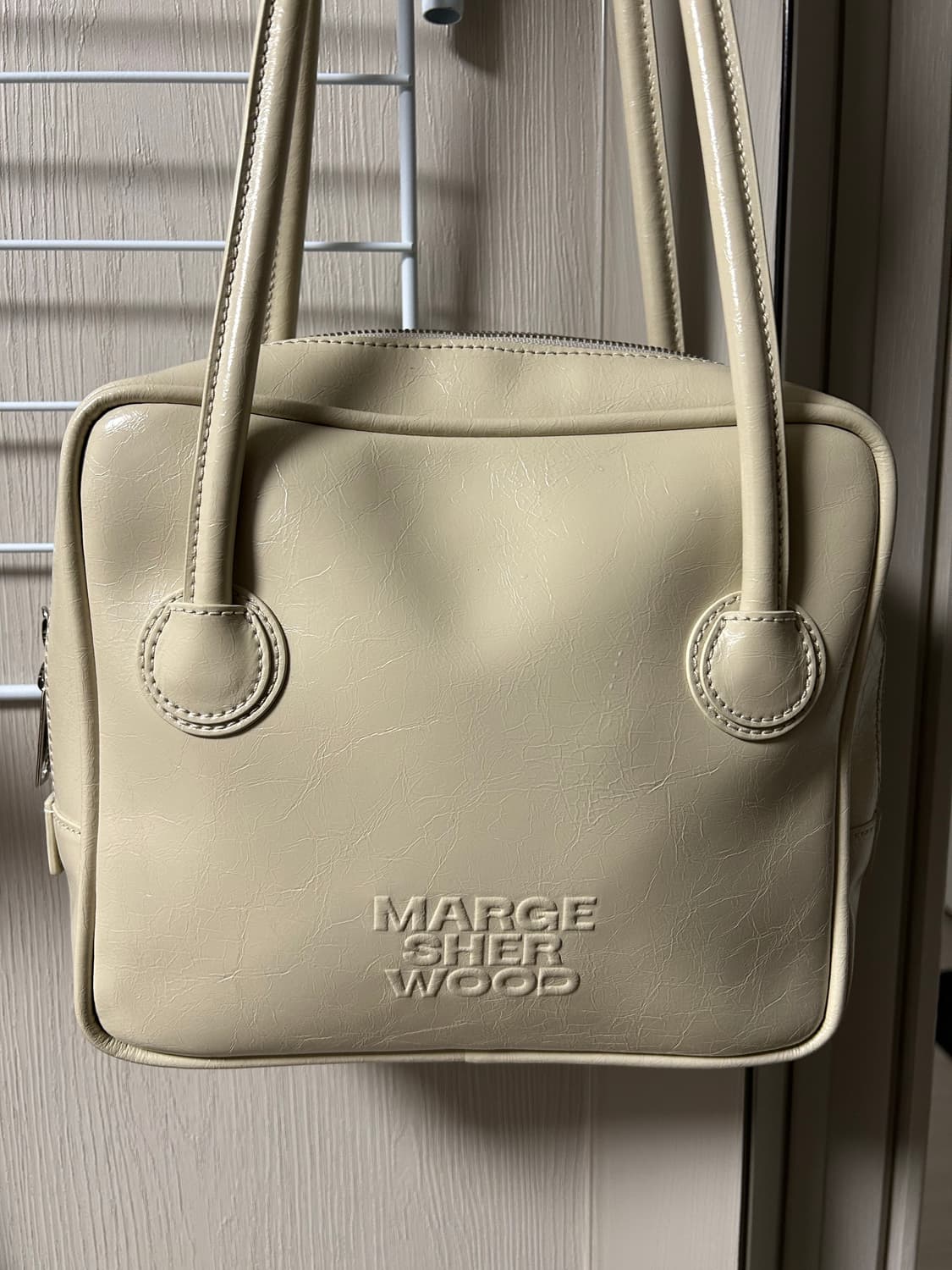 마지셔우드 파이핑 숄더백 아이보리 상품이미지1