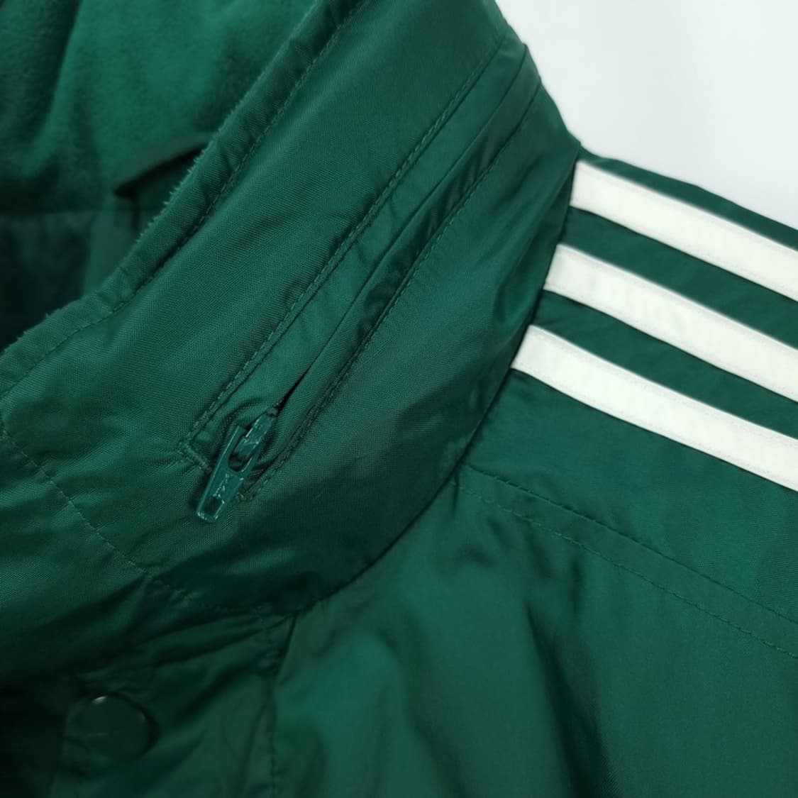 [아디다스] 빅로고 프린팅 롱 바람막이 코트 그린 M19006 상품이미지7