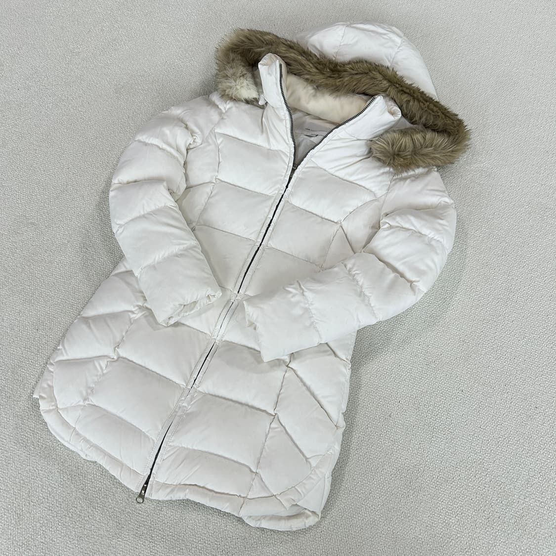 라이풀 미니멀 가먼츠 화이트 롱패딩 상품이미지1