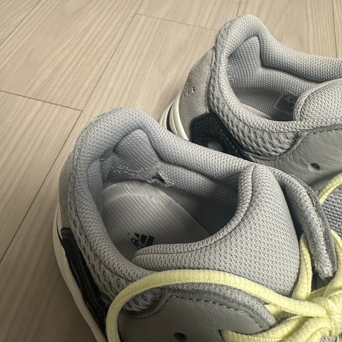 아디다스 이지부스트 700 웨이브러너 [275] 상품이미지4