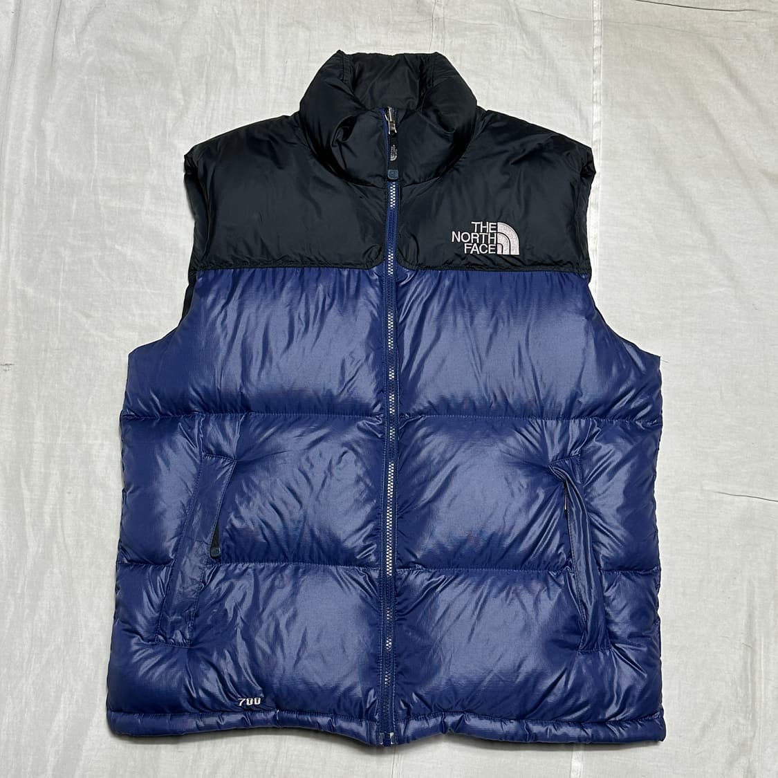 100 노스페이스 눕시 700 네이비 조끼패딩 상품이미지2