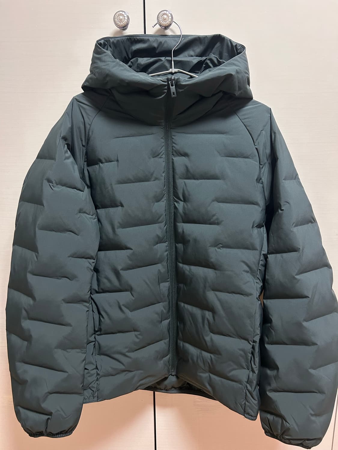 유니클로 퍼프테크 후드 파카 M 다크 그린 상품이미지1